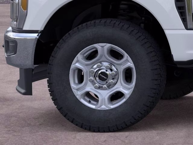 2026 Oxford White Ford Super Duty F-350 SRW XLT 168 WB 4X4 Chassis