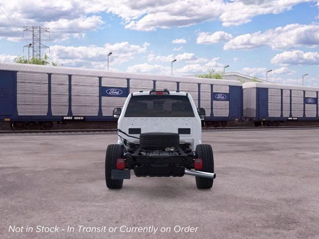 2026 Oxford White Ford Super Duty F-350 SRW XLT 168 WB 4X4 Chassis