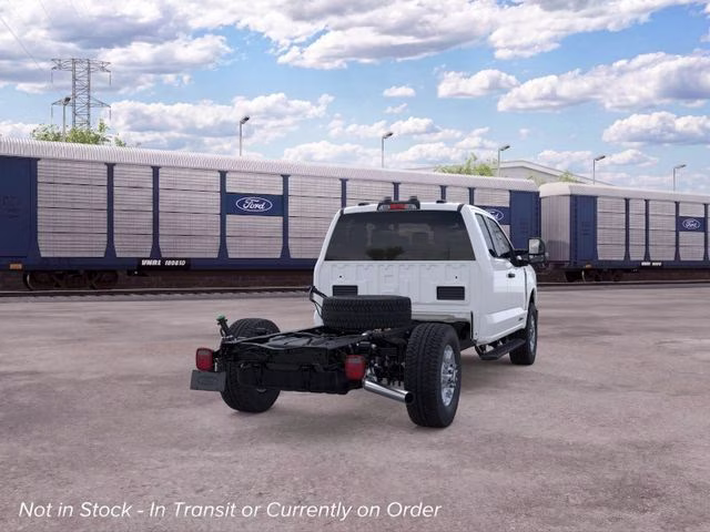 2026 Oxford White Ford Super Duty F-350 SRW XLT 168 WB 4X4 Chassis