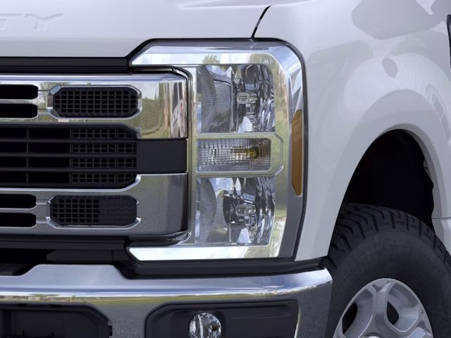 2026 Oxford White Ford Super Duty F-350 SRW XLT 168 WB 4X4 Chassis