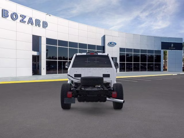 2026 Oxford White Ford Super Duty F-350 SRW XLT 168 WB 4X4 Chassis
