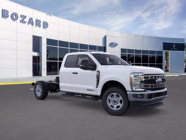 2026 Oxford White Ford Super Duty F-350 SRW XLT 168 WB 4X4 Chassis