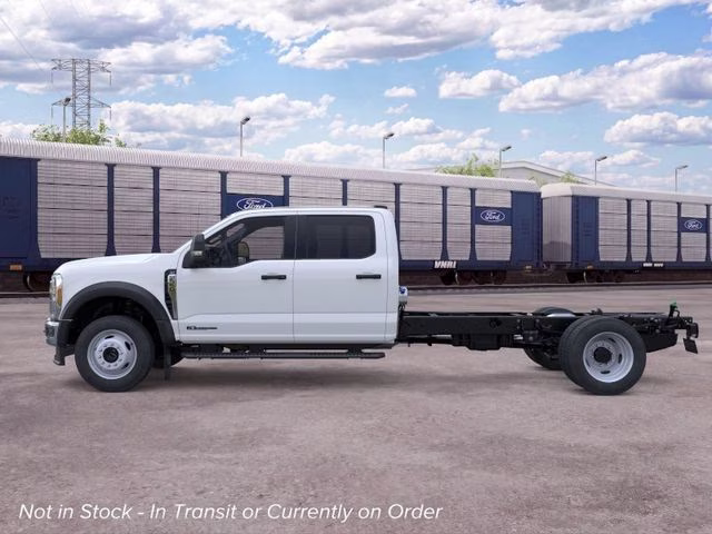 2026 Oxford White Ford Super Duty F-550 DRW XLT DRW 4X4 Chassis