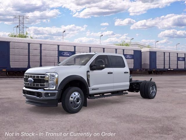 2026 Oxford White Ford Super Duty F-550 DRW XLT DRW 4X4 Chassis