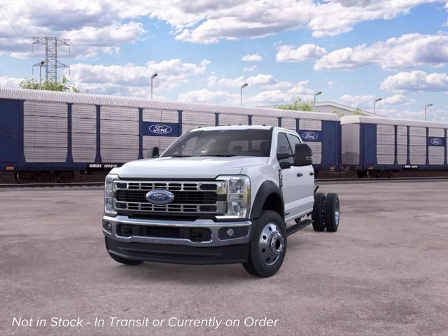 2026 Oxford White Ford Super Duty F-550 DRW XLT DRW 4X4 Chassis