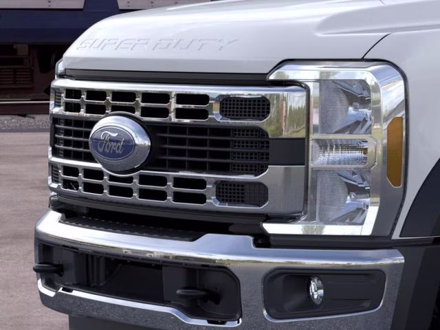 2026 Oxford White Ford Super Duty F-550 DRW XLT DRW 4X4 Chassis