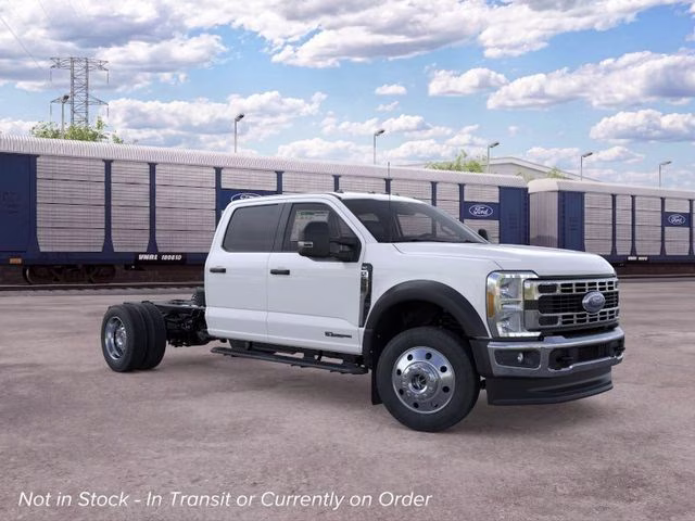2026 Oxford White Ford Super Duty F-550 DRW XLT DRW 4X4 Chassis