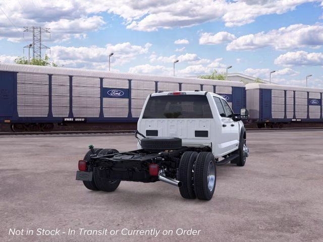 2026 Oxford White Ford Super Duty F-550 DRW XLT DRW 4X4 Chassis