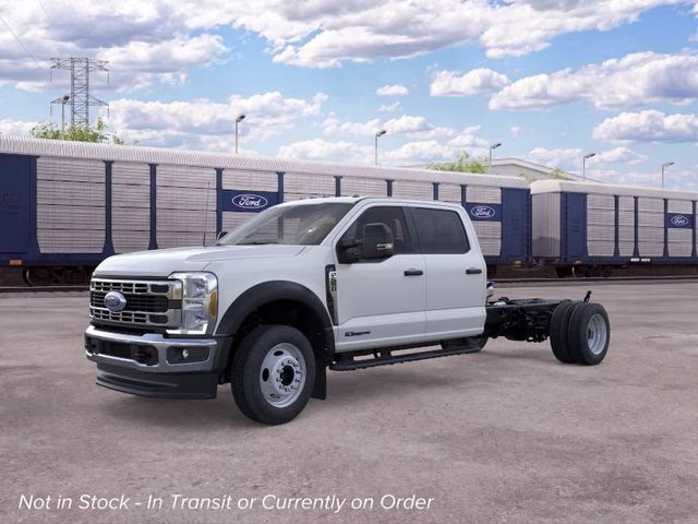 2026 Oxford White Ford Super Duty F-550 DRW XLT DRW 4X4 Chassis
