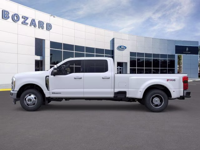 2026 Star White Metallic Tri-Coat Ford Super Duty F-350 DRW Lariat DRW 4X4 Truck
