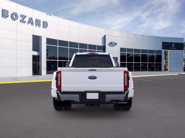 2026 Star White Metallic Tri-Coat Ford Super Duty F-350 DRW Lariat DRW 4X4 Truck