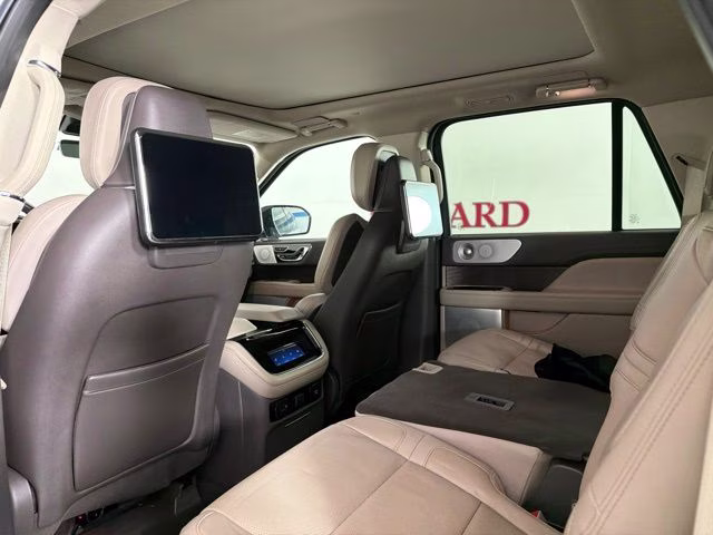 2023 Pearl Metallic Lincoln Navigator L Reserve 4X4 SUV