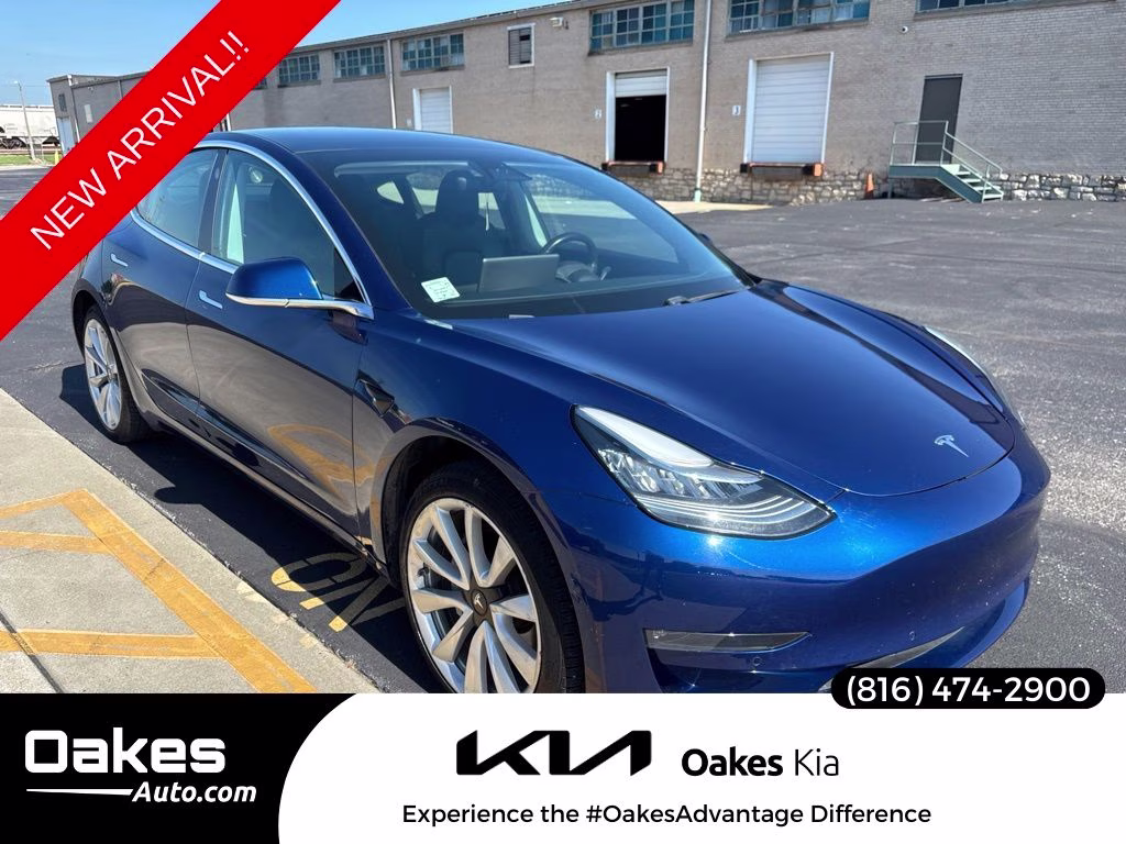 2019 Beatrice Portinari Tesla Model 3 Standard Range Plus RWD Sedan