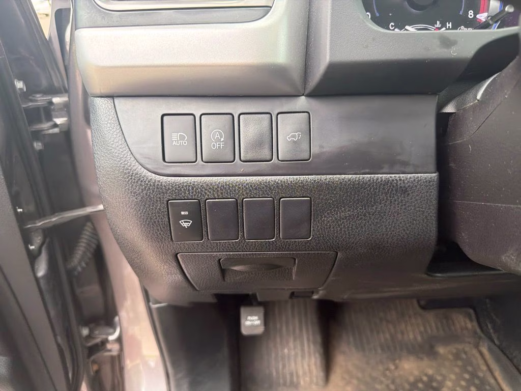 2017 Predawn Gray Mica Toyota Highlander SE AWD SUV