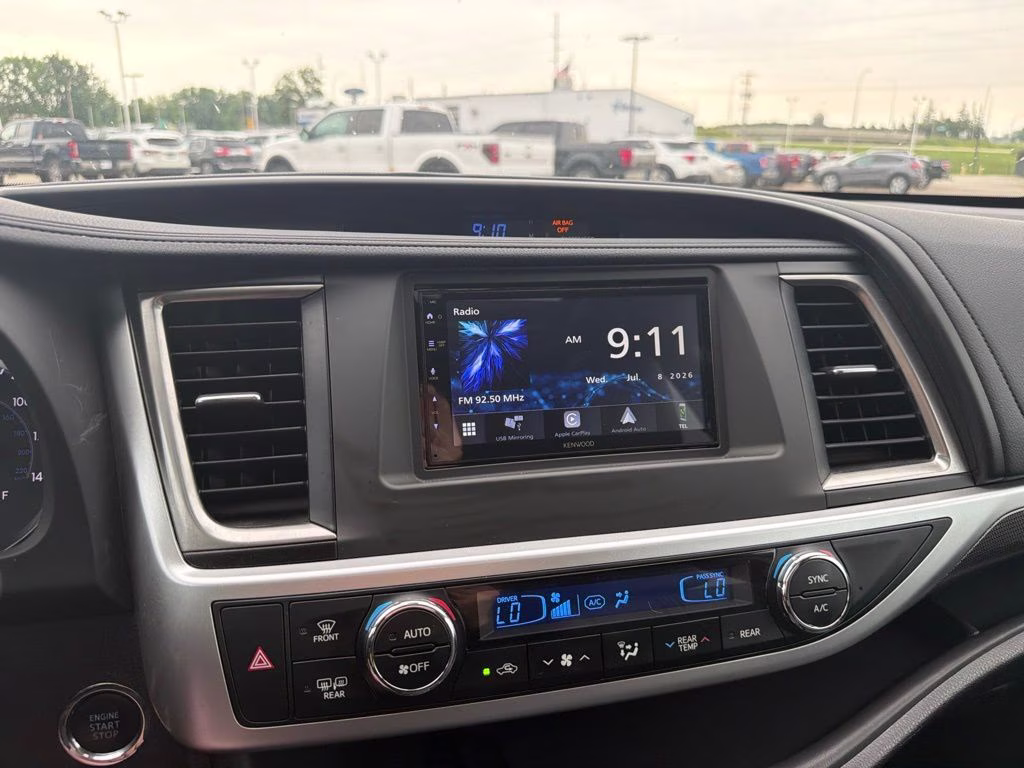 2017 Predawn Gray Mica Toyota Highlander SE AWD SUV
