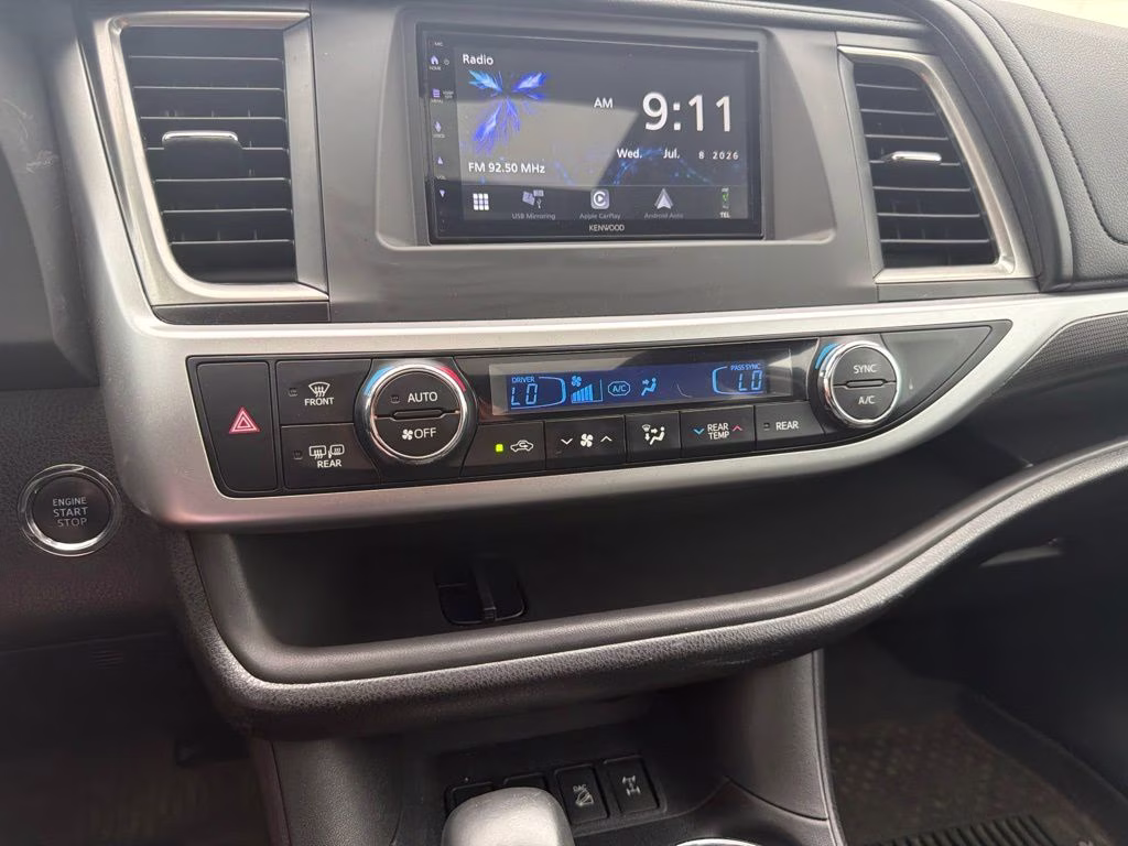 2017 Predawn Gray Mica Toyota Highlander SE AWD SUV
