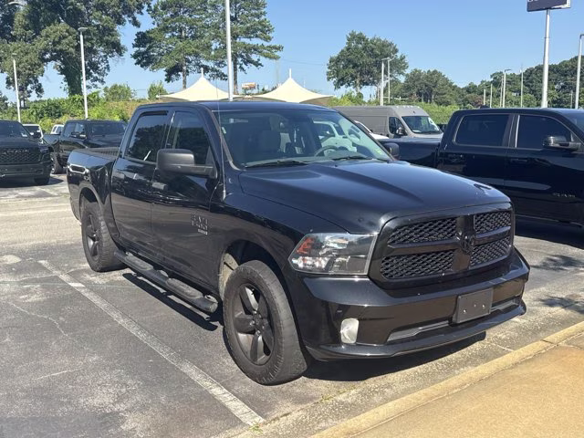 2019 Brilliant Black Crystal Pearlcoat Ram 1500 Classic Express RWD Truck