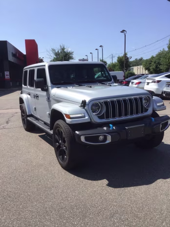 2024 Silver Zynith Clearcoat Jeep Wrangler Sahara 4xe 4X4 SUV