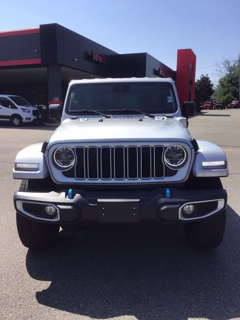 2024 Silver Zynith Clearcoat Jeep Wrangler Sahara 4xe 4X4 SUV