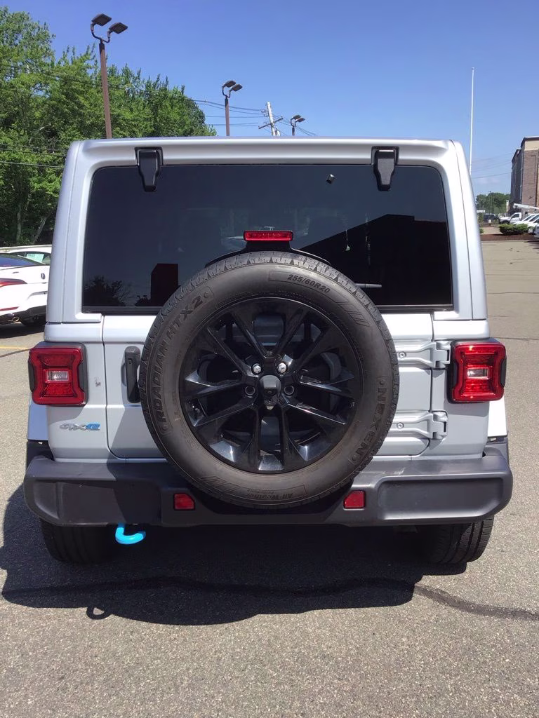 2024 Silver Zynith Clearcoat Jeep Wrangler Sahara 4xe 4X4 SUV