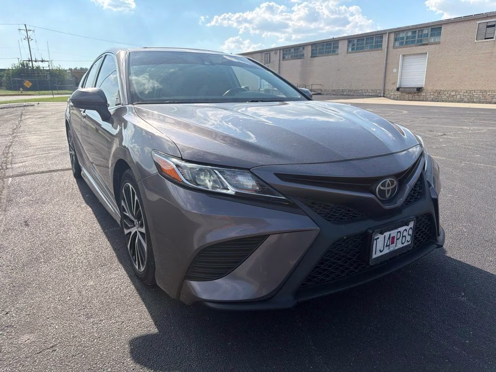 2019 Predawn Gray Mica Toyota Camry SE FWD Sedan