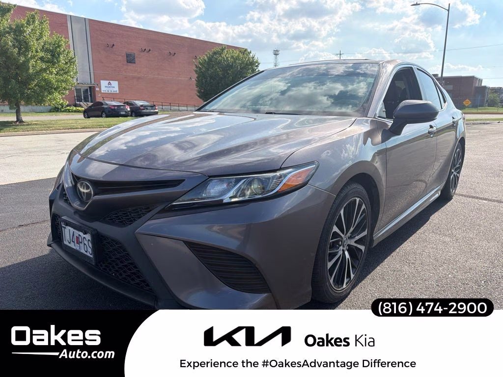2019 Predawn Gray Mica Toyota Camry SE FWD Sedan