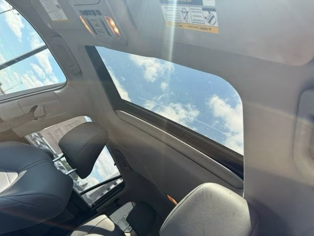 2021 Magnetic Gray Metallic Toyota Highlander XLE AWD SUV