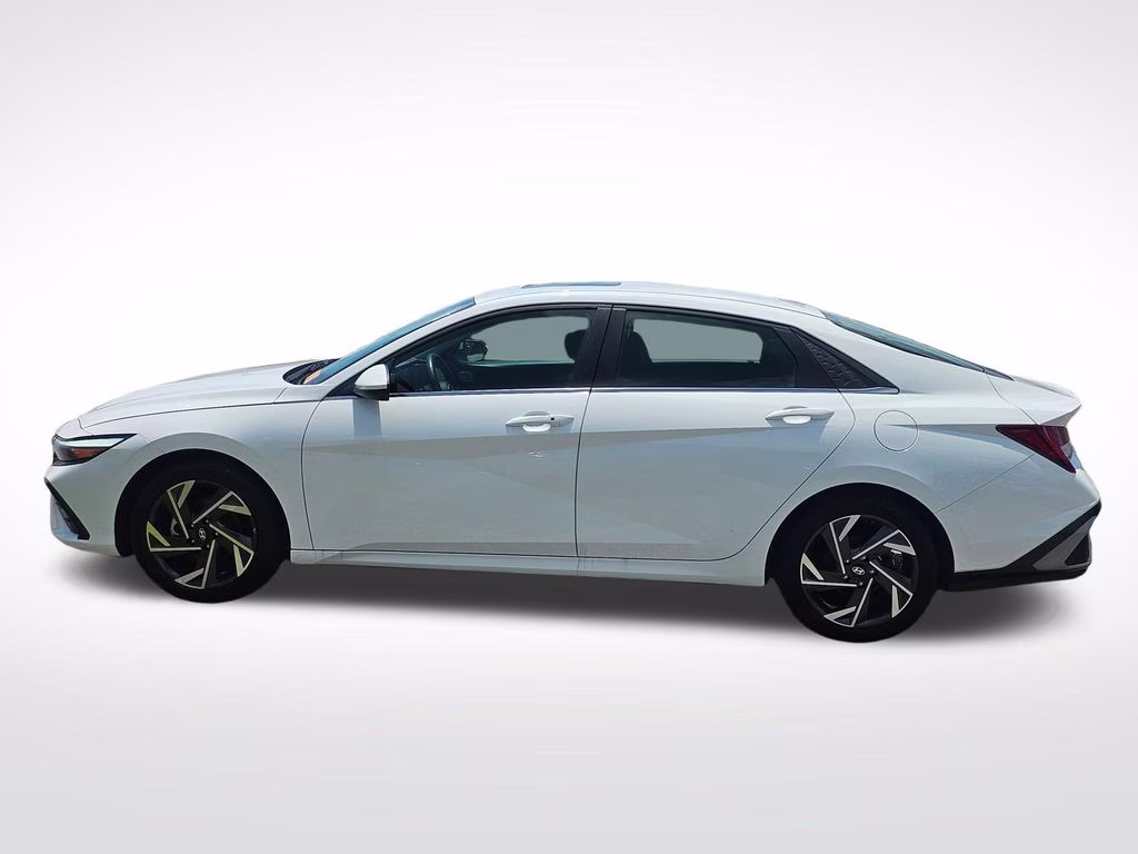 2025 Serenity White Hyundai Elantra SEL Convenience FWD Sedan