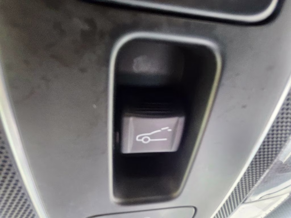 2025 Serenity White Hyundai Elantra SEL Convenience FWD Sedan