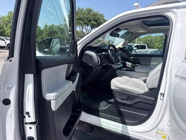 2025 Oxford White Ford Expedition Max Platinum 4X4 SUV