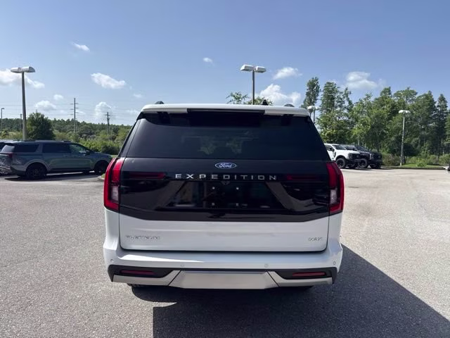 2025 Oxford White Ford Expedition Max Platinum 4X4 SUV