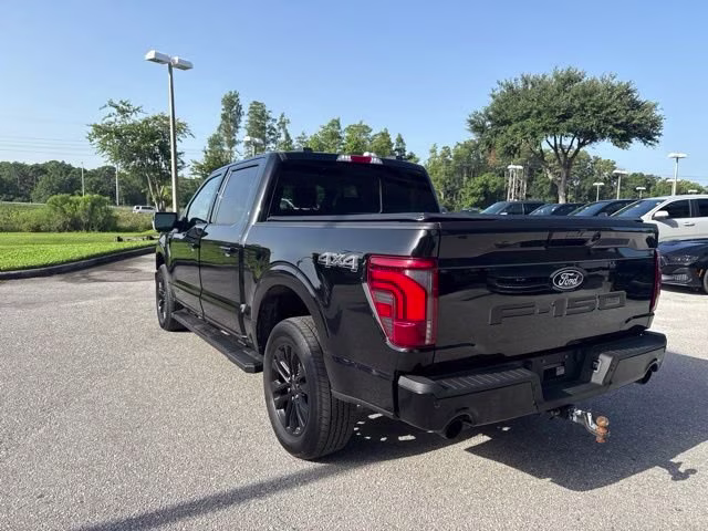 2024 Agate Black Metallic Ford F-150 LARIAT Crew Cab Pickup 4X4 Truck