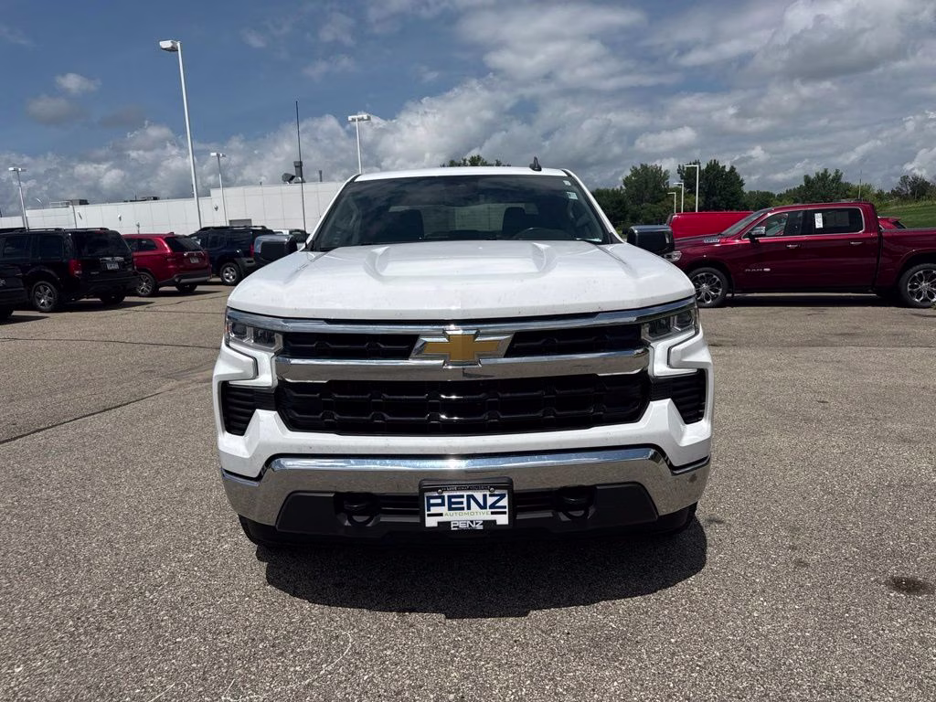 Used 2022 Chevrolet Silverado 1500 LT with VIN 2GCUDDED7N1519762 for sale in Rochester, Minnesota