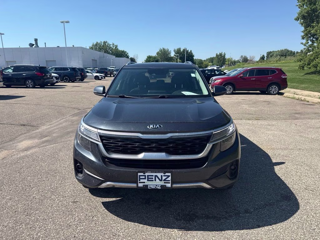 Used 2021 Kia Seltos S with VIN KNDEUCAA5M7116049 for sale in Rochester, Minnesota