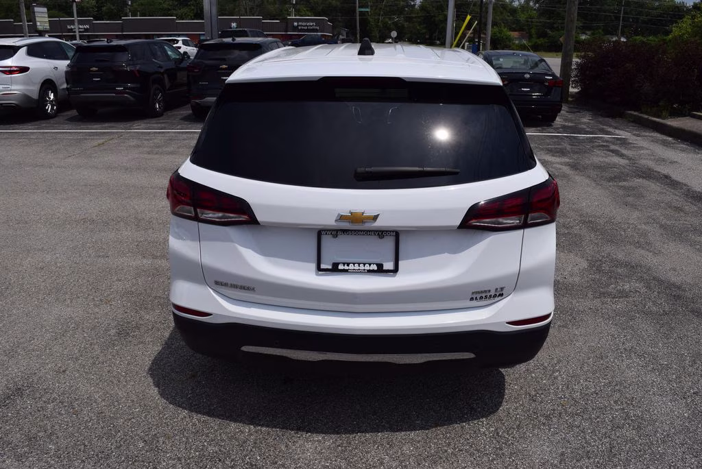 2024 Summit White Chevrolet Equinox LT AWD SUV