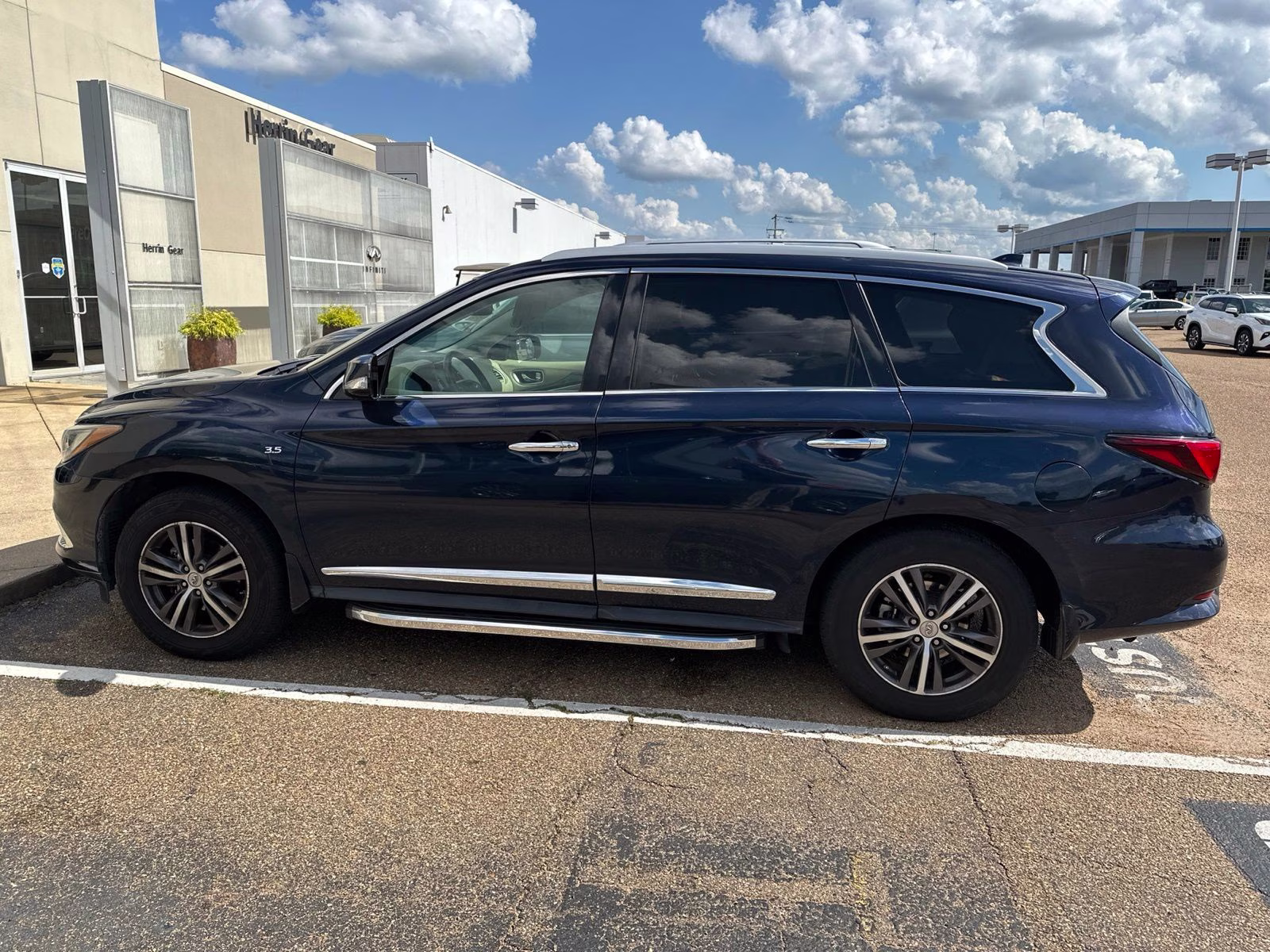 2017 Beige INFINITI QX60 Base FWD SUV
