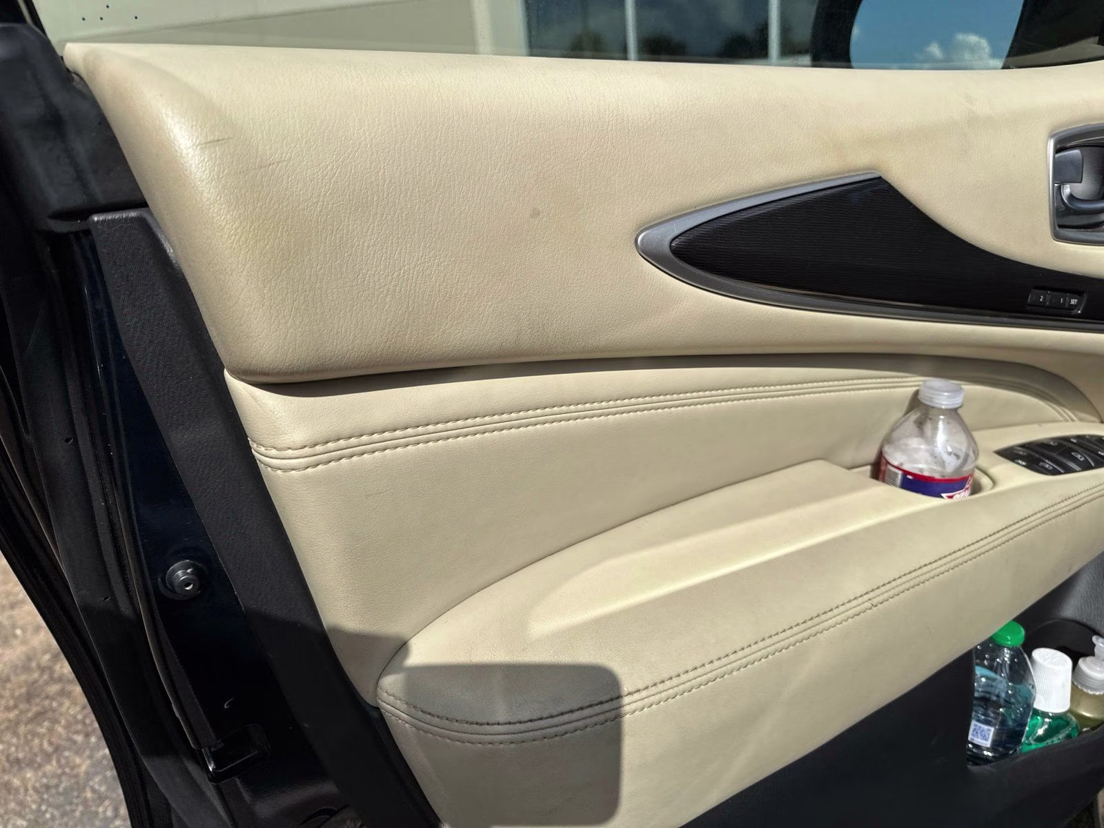 2017 Beige INFINITI QX60 Base FWD SUV