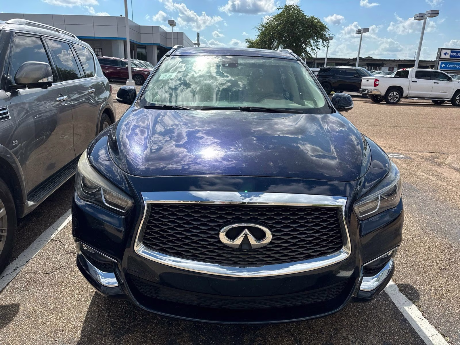 2017 Beige INFINITI QX60 Base FWD SUV