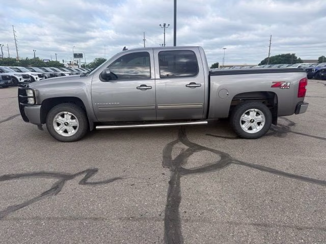 2009 Graystone Metallic Chevrolet Silverado 1500 LT 4X4 Truck