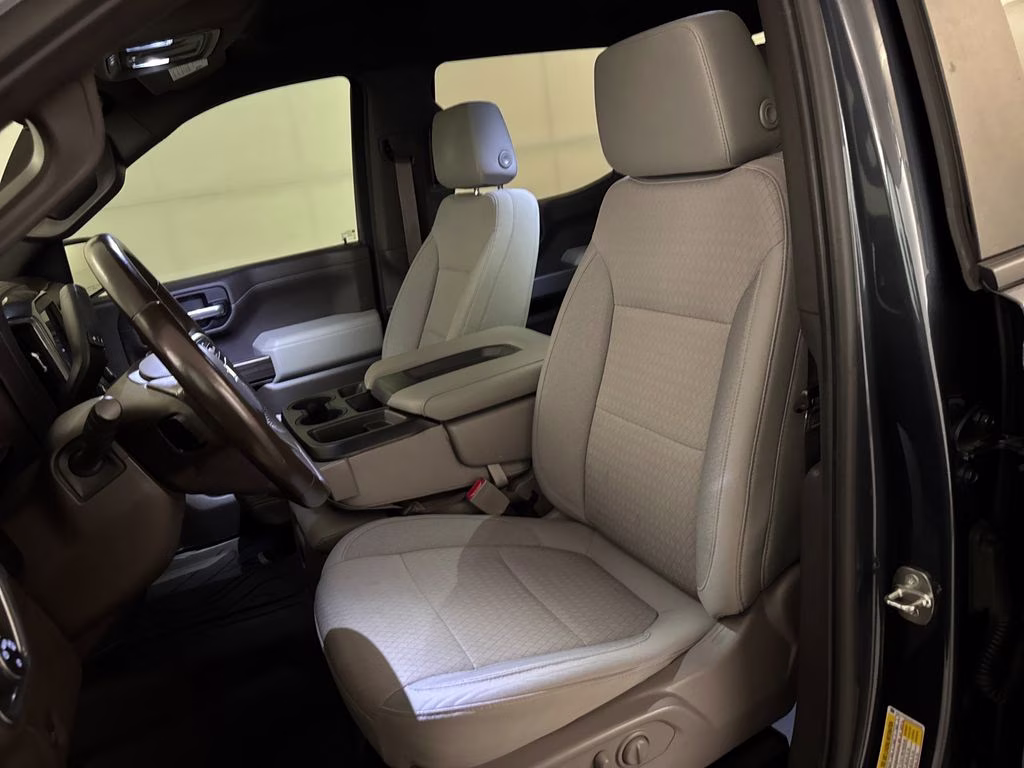 2021 Shadow Gray Metallic Chevrolet Silverado 1500 LT 4X4 Truck