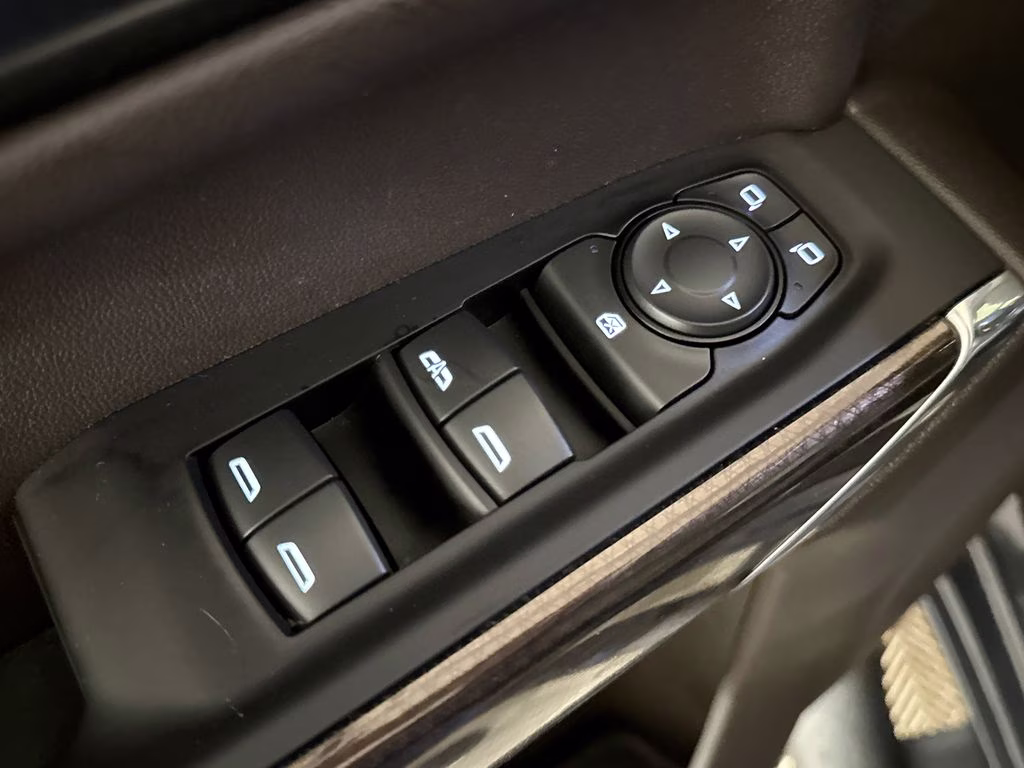 2021 Shadow Gray Metallic Chevrolet Silverado 1500 LT 4X4 Truck