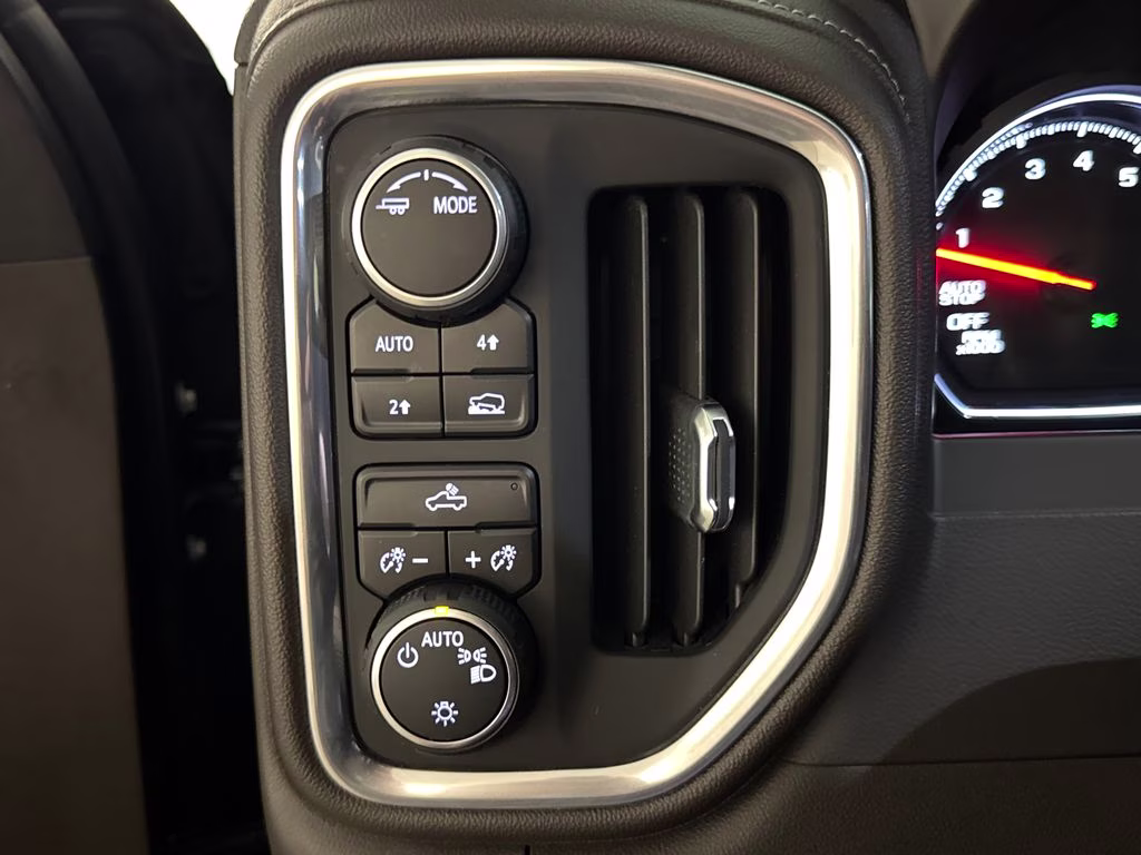 2021 Shadow Gray Metallic Chevrolet Silverado 1500 LT 4X4 Truck