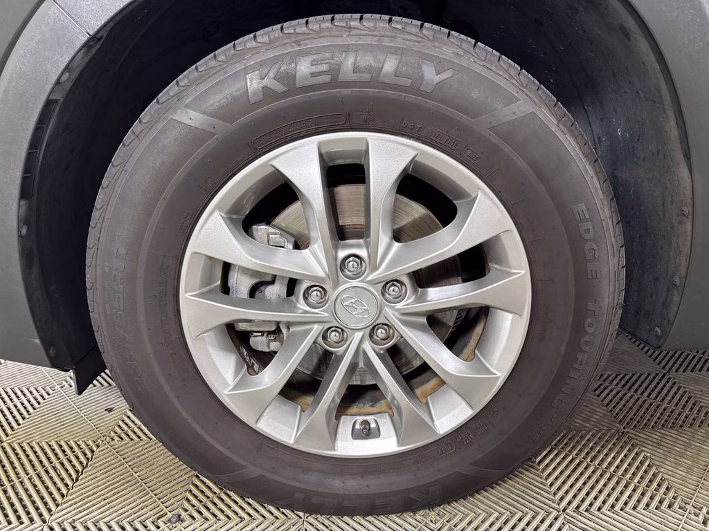 2019 Twilight Black Hyundai Santa Fe SE FWD SUV