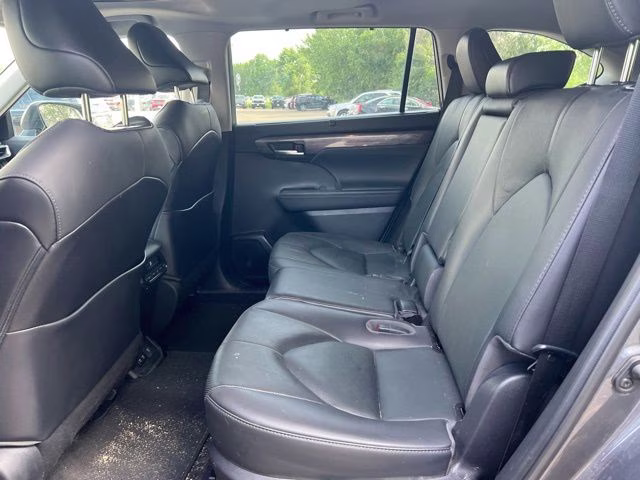 2021 Magnetic Gray Metallic Toyota Highlander Limited AWD SUV