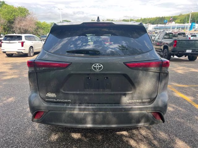 2021 Magnetic Gray Metallic Toyota Highlander Limited AWD SUV
