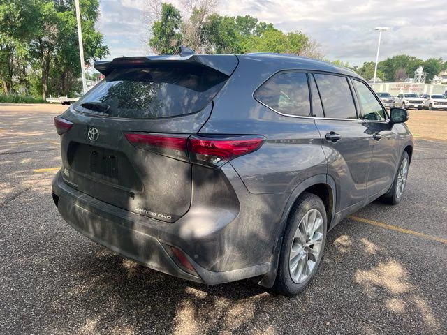 2021 Magnetic Gray Metallic Toyota Highlander Limited AWD SUV