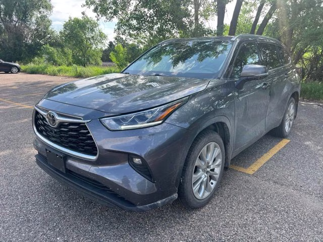 2021 Magnetic Gray Metallic Toyota Highlander Limited AWD SUV