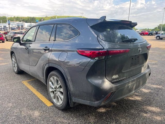 2021 Magnetic Gray Metallic Toyota Highlander Limited AWD SUV