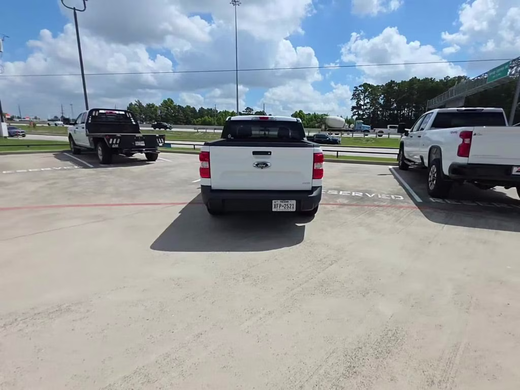 2024 Oxford White Ford Maverick XLT AWD Truck