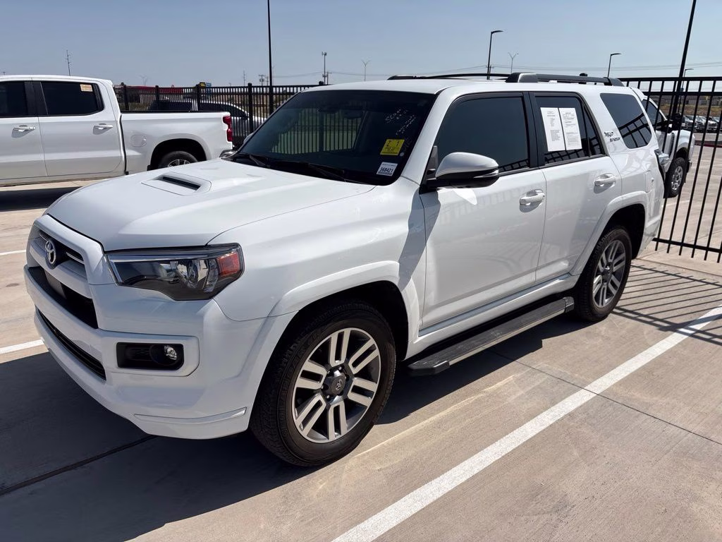 2022 White Toyota 4Runner TRD Sport 4X4 SUV